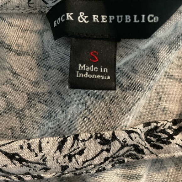 Rock & Republic top - Picture 4 of 4